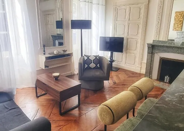 App T2 Avec Piscine Chauffee Bagnères-de-Luchon